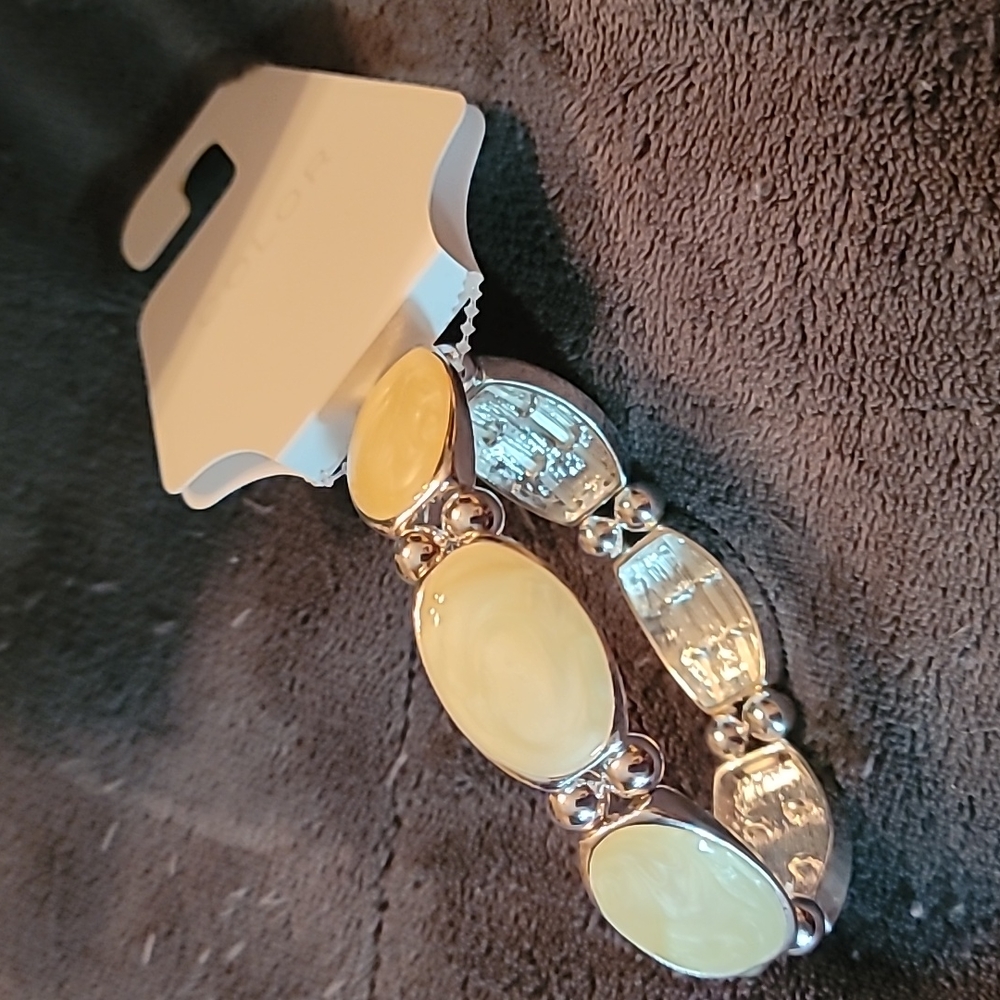 Color Bracelet - Picture 3 of 3